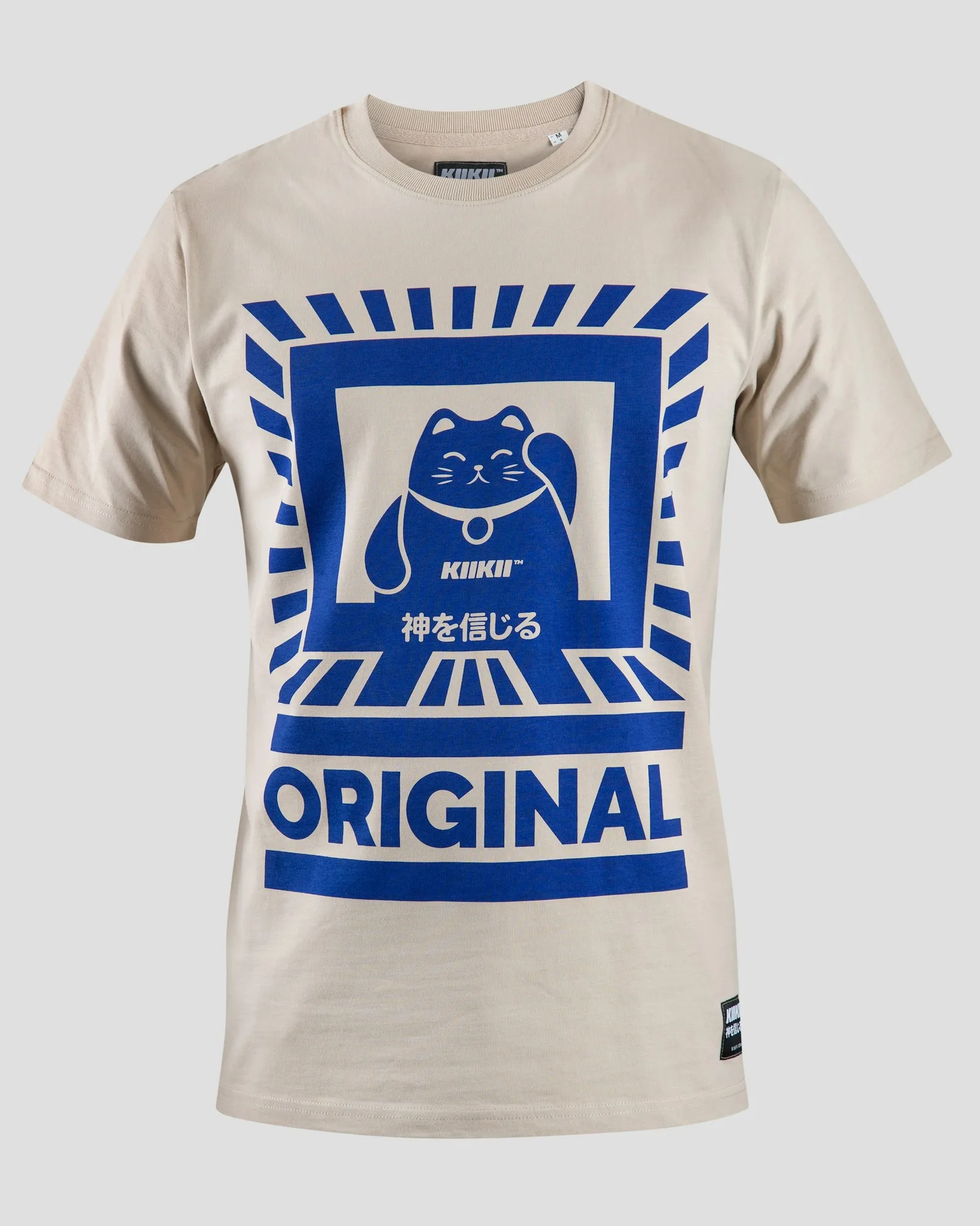 Playera blanca con estampado azul